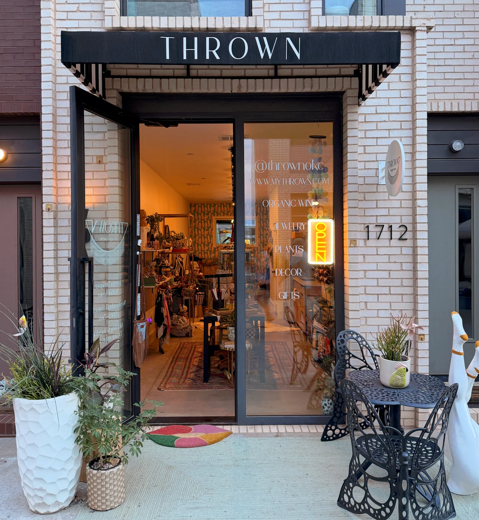 Thrown exterior